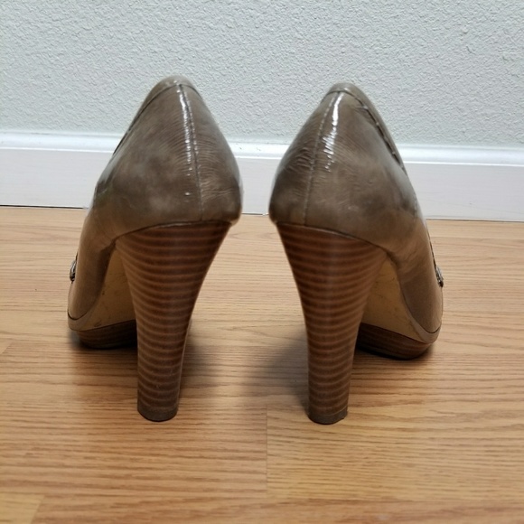 🛑🛑SOLD🛑Alfani Taupe Pump - Picture 2 of 6